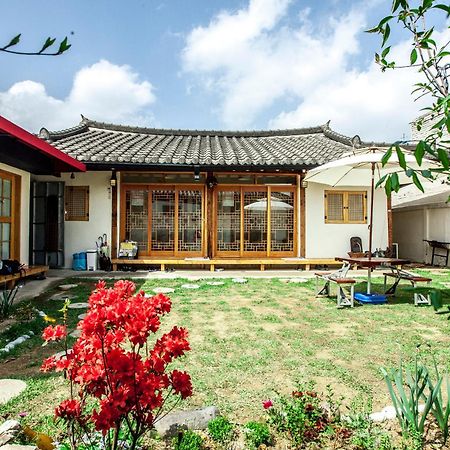 Jeonju Indigo Hanok Guesthouse Exteriör bild
