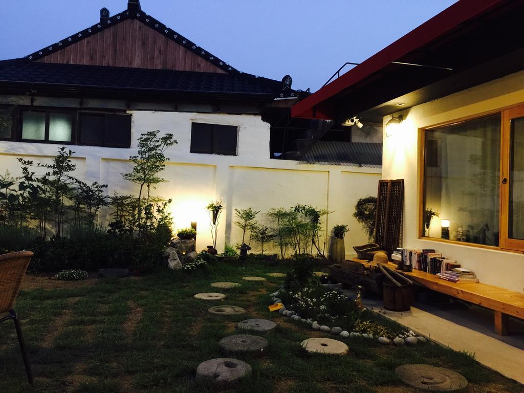 Jeonju Indigo Hanok Guesthouse Rum bild