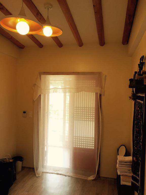 Jeonju Indigo Hanok Guesthouse Rum bild